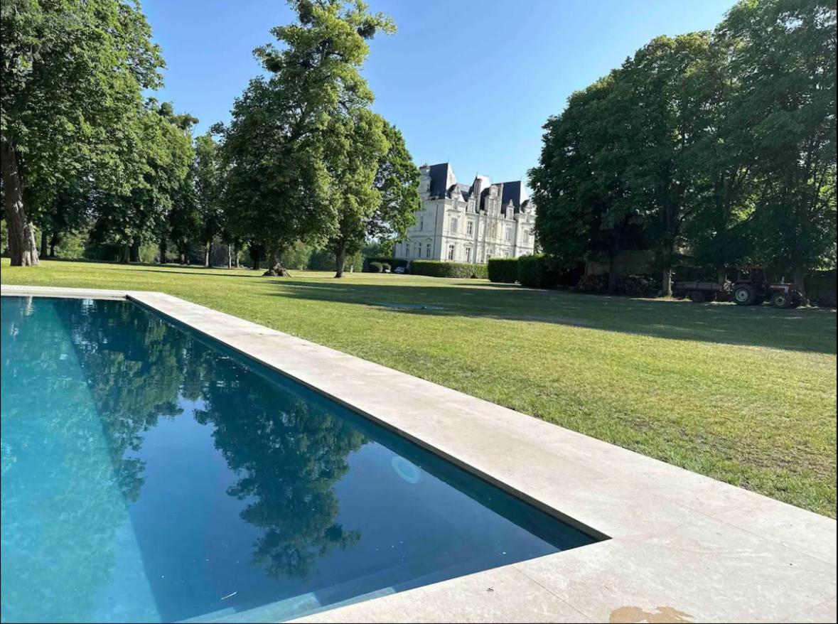 Chateau Du Maurier La Fontaine-Saint-Martin Exterior foto